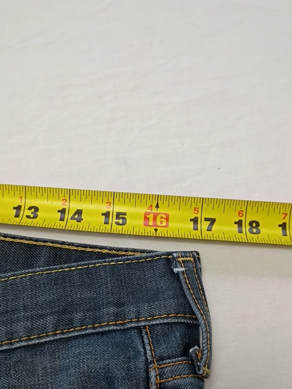 EUC Levi Strauss 513 Mens Dark Wash Straight Leg Jeans Size W33 L32 Denim